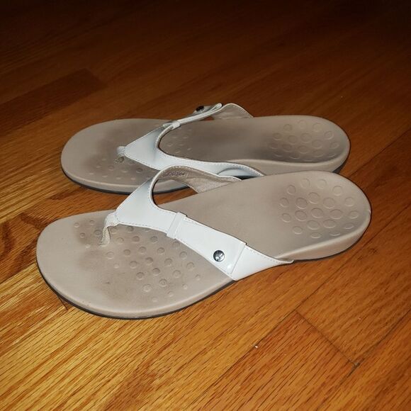 Vionic Slip-On Flats Sandals - Picture 3 of 6